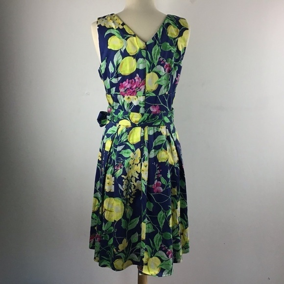 ROZ & Ali fit and flare, cross bodice, self tie box pleated skirt dress.… - Picture 5 of 12